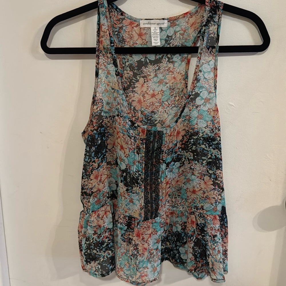 Top size small sheer